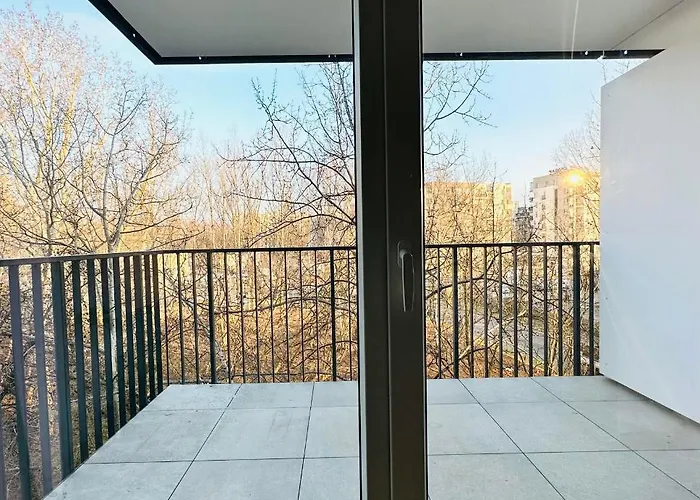 Cosy Okecie Apartamento