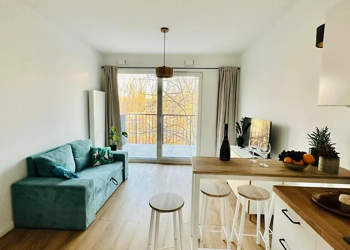 Cosy Okecie Apartamento *