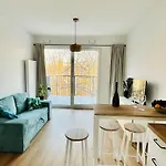 Cosy Okecie Apartament *